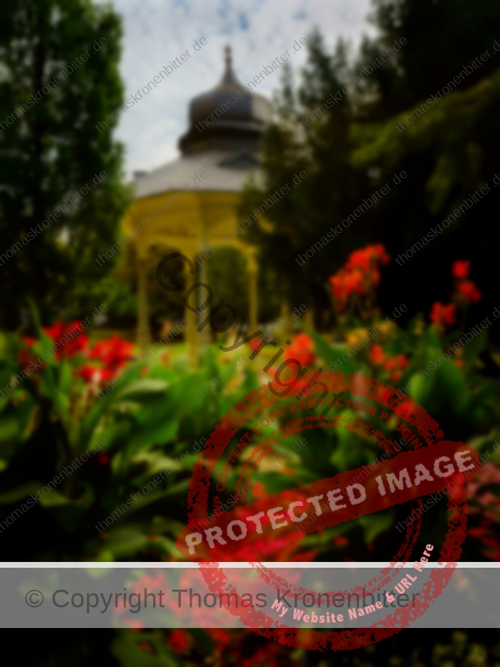 Blumen am Pavillon